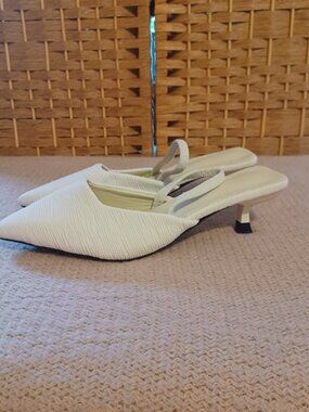 Brand New!  White kitten heel, size 6 women's